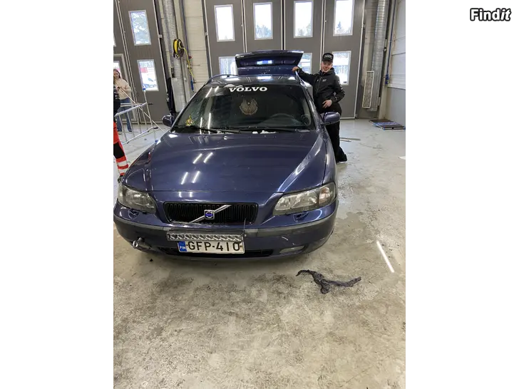 Säljes säljes volvo v70 2,5t