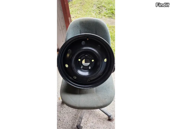 Myydään RENAULT UUSI 15 VANNESARJA