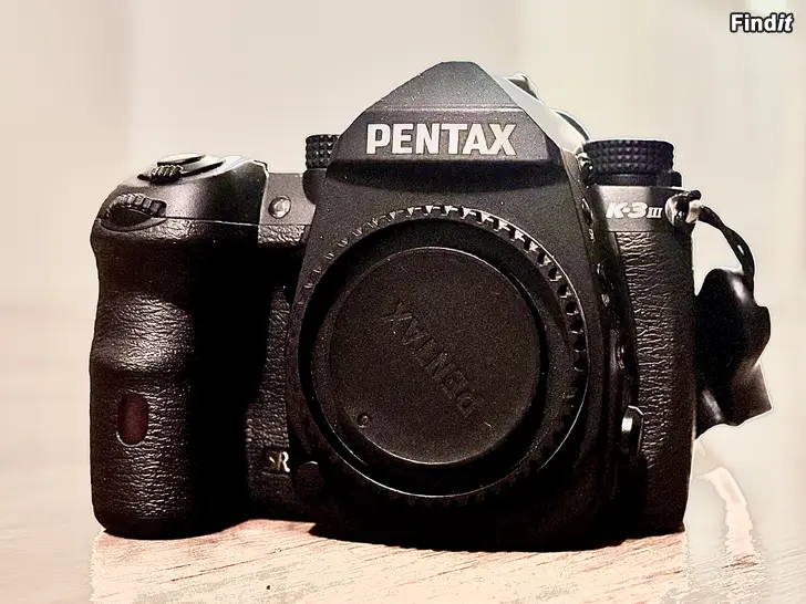 Myydään Kamera + tillbehör