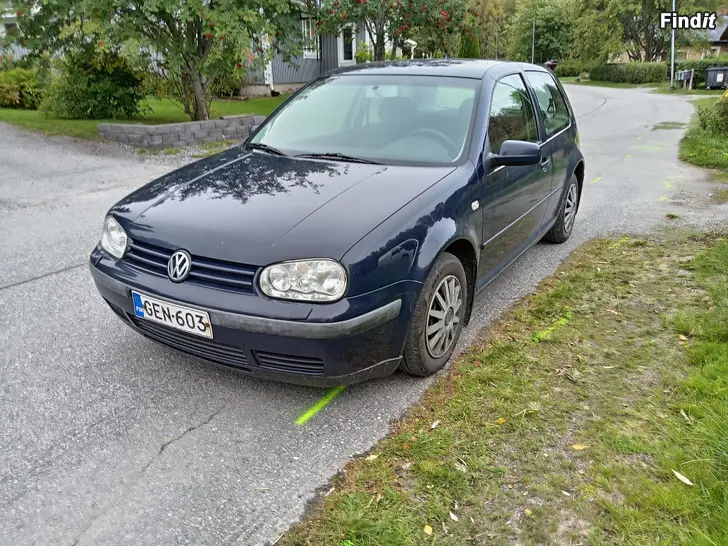 Säljes Nybesiktigad VW golf 1.4 2001