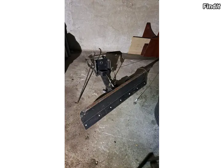 Säljes Snöplog till fyrhjuling eller gräsklippare