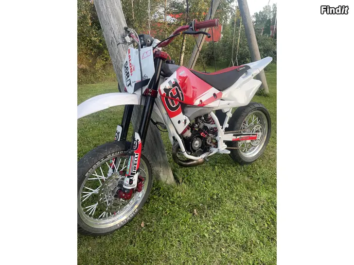 Myydään CH Racing