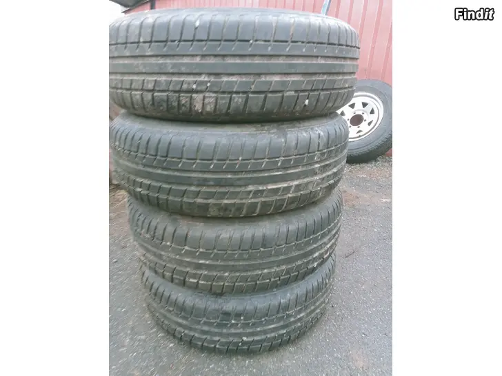 Myydään Kesärenkaat 185/65R15 vanteet 4-98 Fiat