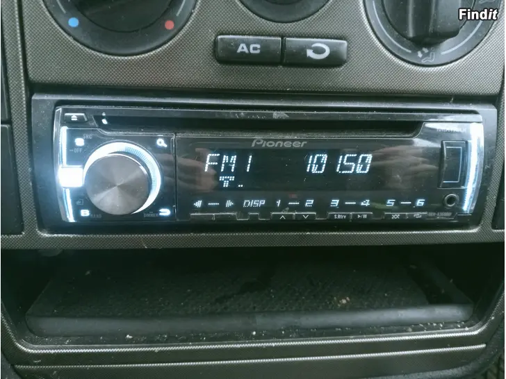 Myydään Pioneer autoradio malli DEH-X3600UI