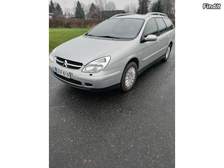 Myydään 54000 ajettu Citroen C5 farkku 1.8 VM 02