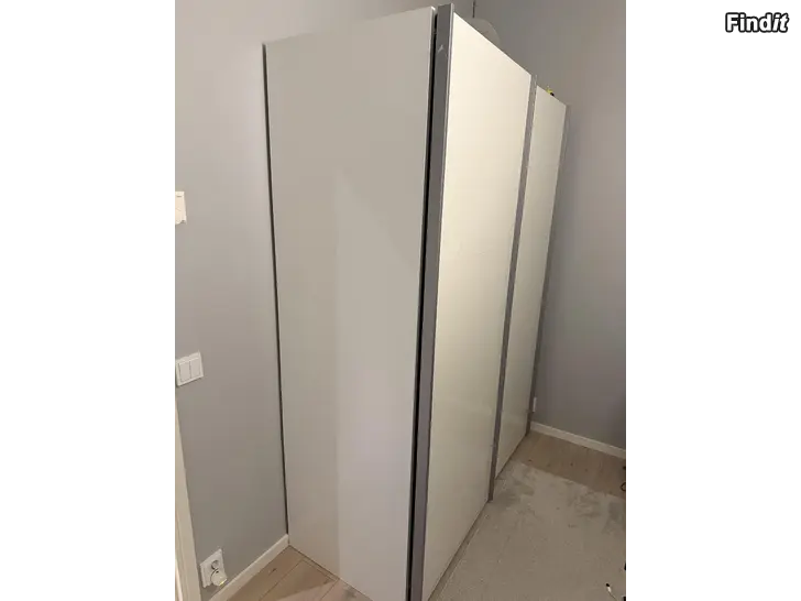 Säljes Klädskåp TARP 151x201 vit