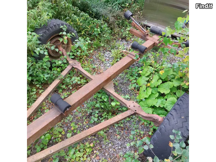Säljes Traktordragen båttrailer
