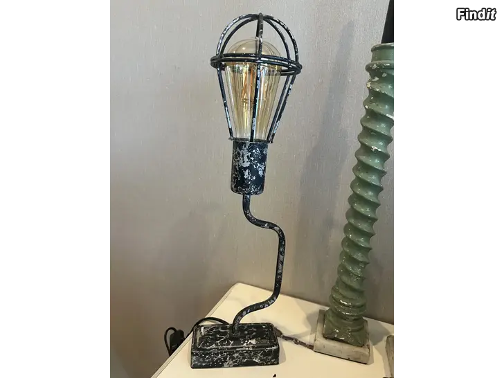 Säljes Lampa