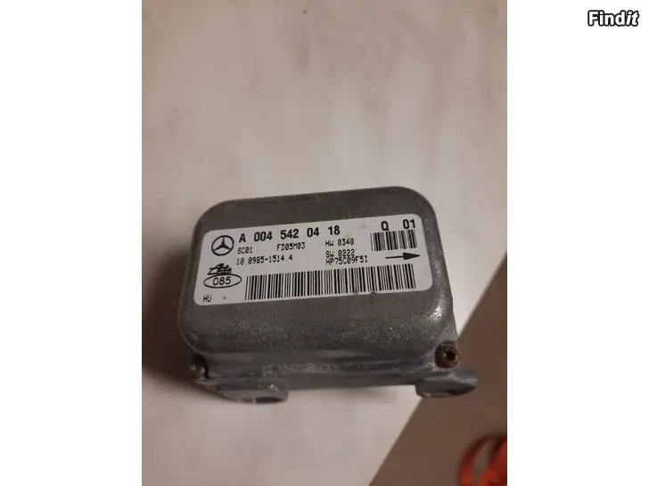 Myydään MB W203 kiihtyvyysanturi