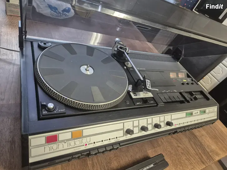 Säljes Luma 30 music center LS 30J73 kasetti / levysoitin
