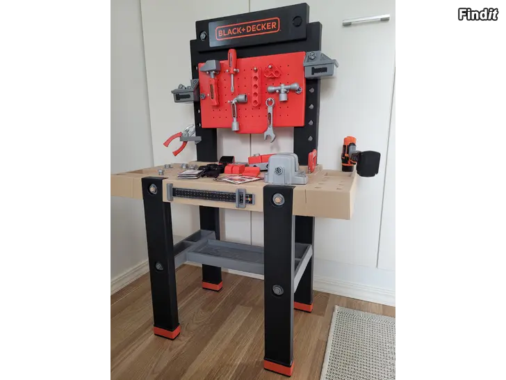 Myydään Smoby työkalupenkki VARATTU