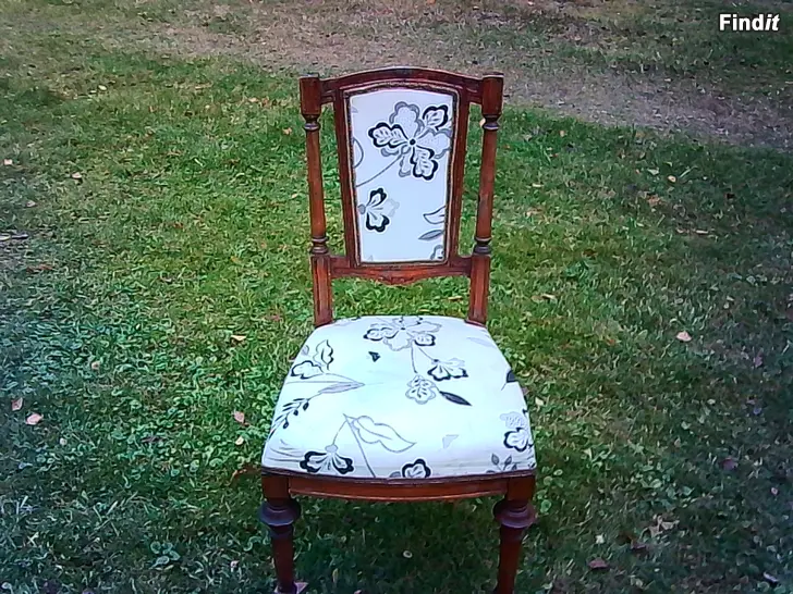 Myydään Kaksituolia