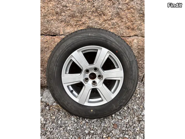 Säljes 7,2mm Yokohama 235/65/17 + Audi 17 alufälg