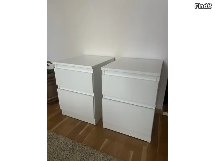 Säljes Nattduksbord