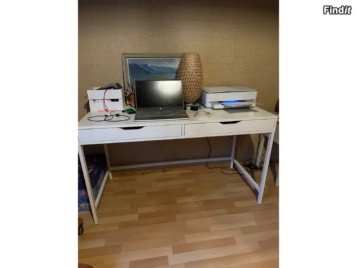 Säljes Skrivbord