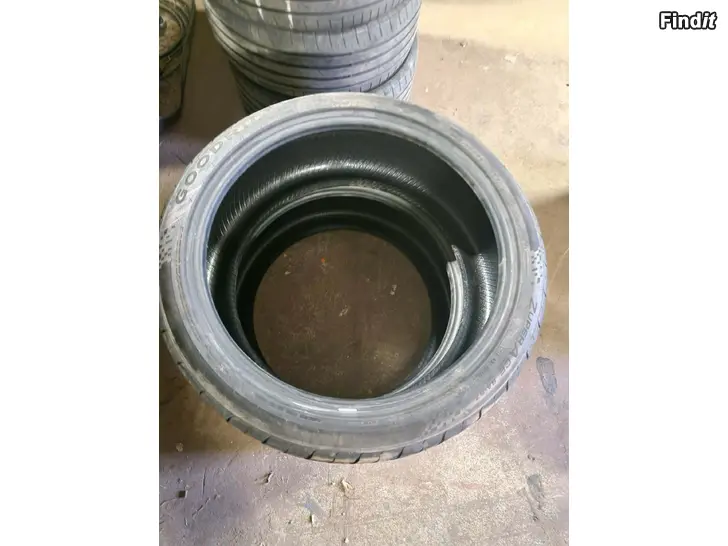Myydään 265/40/22 goodgrip 2kpl