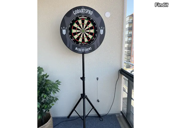 Säljes Dart tavla + surround + stativ