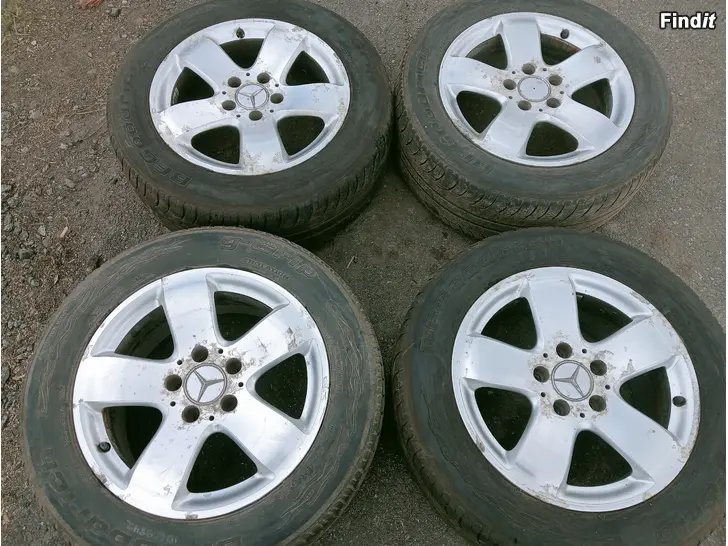 Myydään MB alut 5-112 kesärenkailla 225/55R16 95V