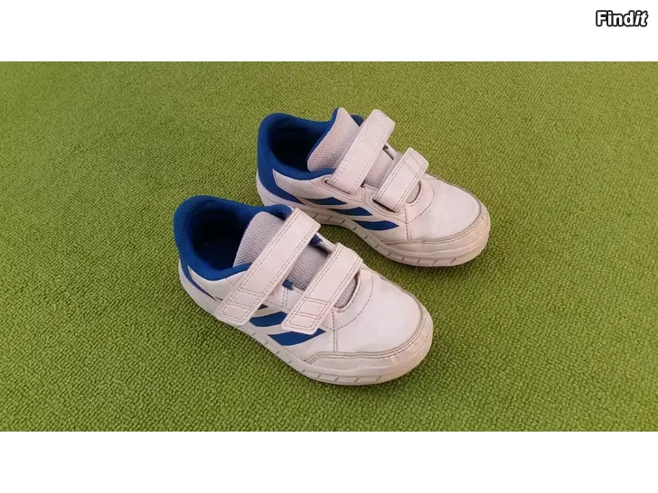 Myydään Adidas lenkkarit koko 28 -hinta 5e
