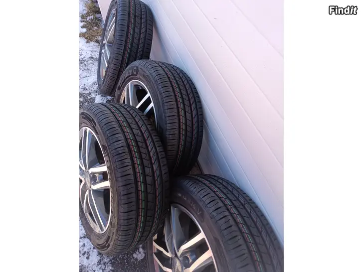 Säljes Kesä renkaat alu vanteilla