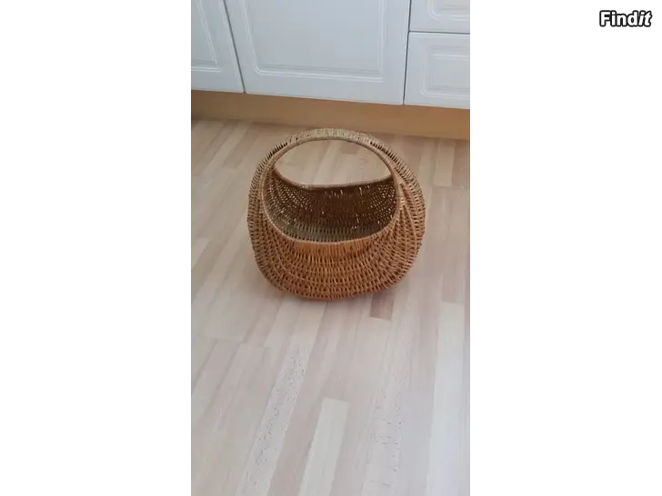 Myydään Pajukori kantokahvalla soikea 35cm
