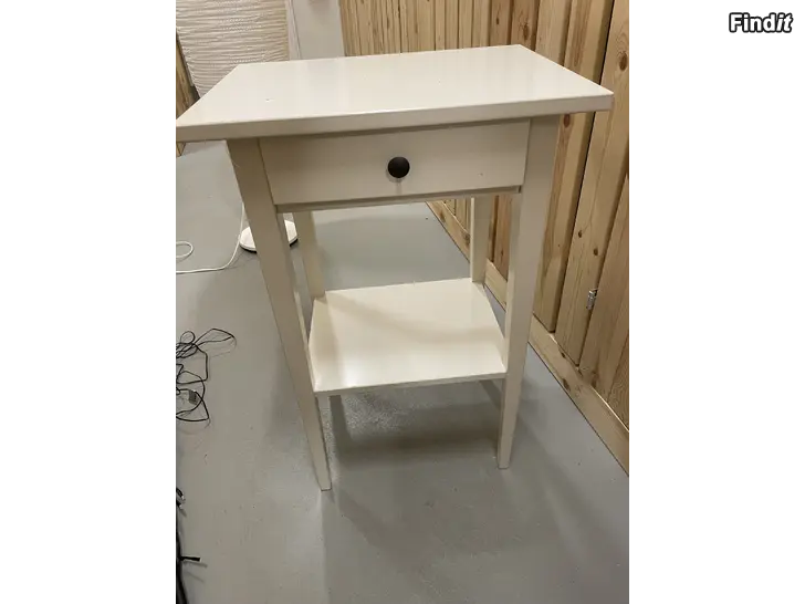 Säljes Ikea hemnes nattduksbord