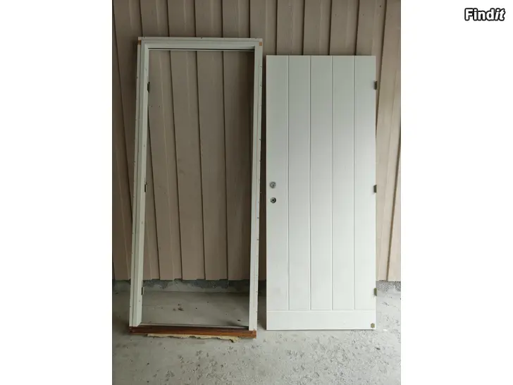 Säljes Vit ytterdörr+dörrkarm