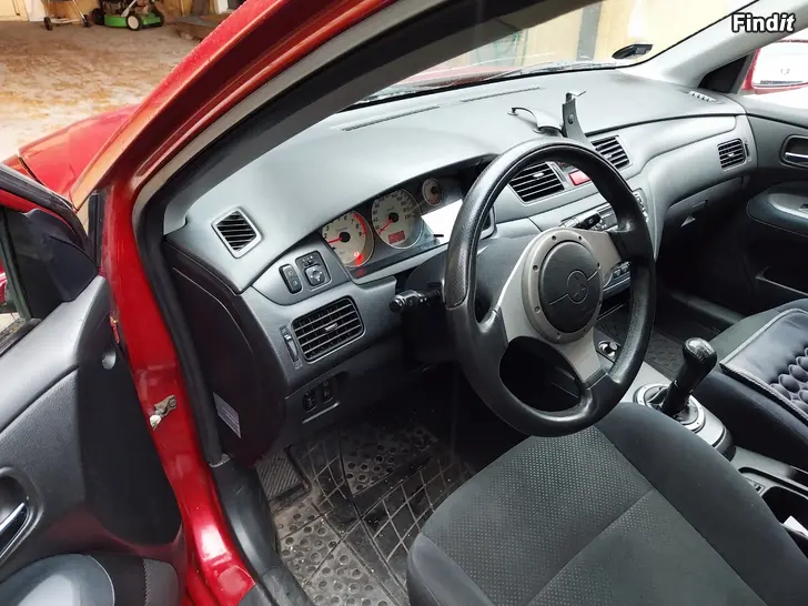 Myydään Muhkea katsastettu Mitsubishi