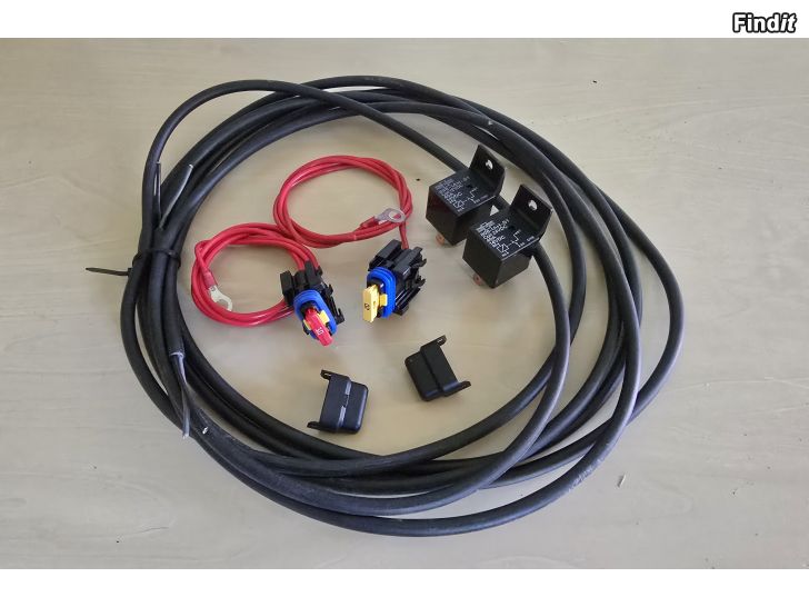 Myydään El-ledningar+säkringshållare och relä