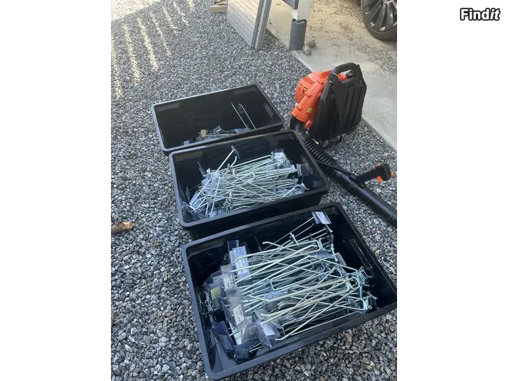 Myydään Reikälevyn koukkuja