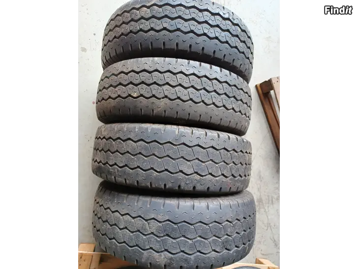 Säljes 225/70-15C Bridgestone