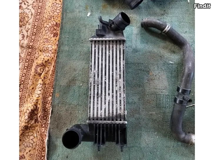 Myydään Välijäähdytin valeo jäähdyttimen letku ahtoputket