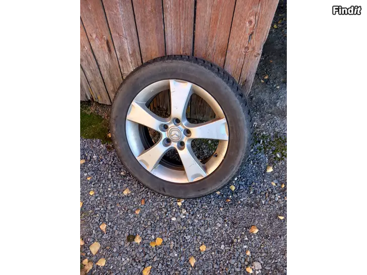 Myydään Mazda 17 aluvanteet kesärenkailla