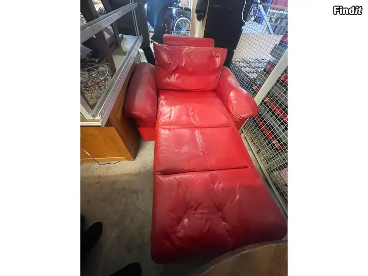 Säljes Punainen nahkadivaani