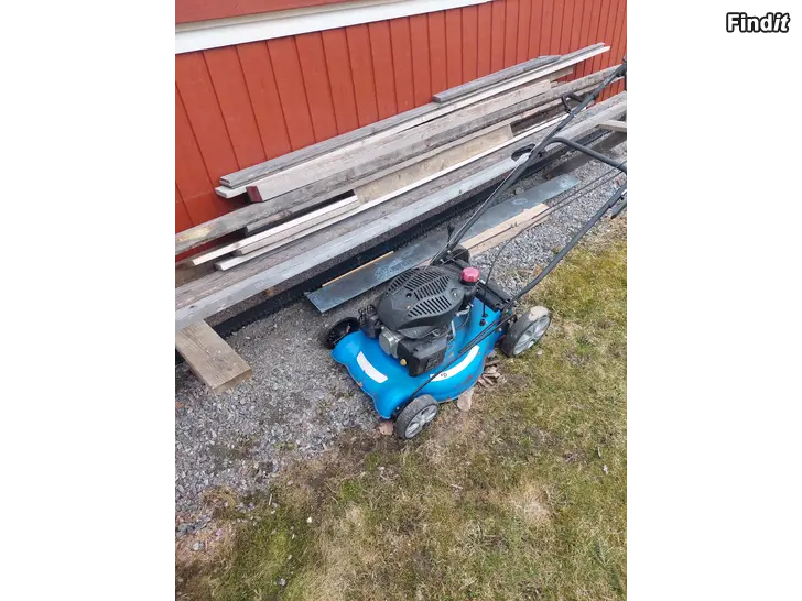 Säljes Gräsklippare,  själv drag