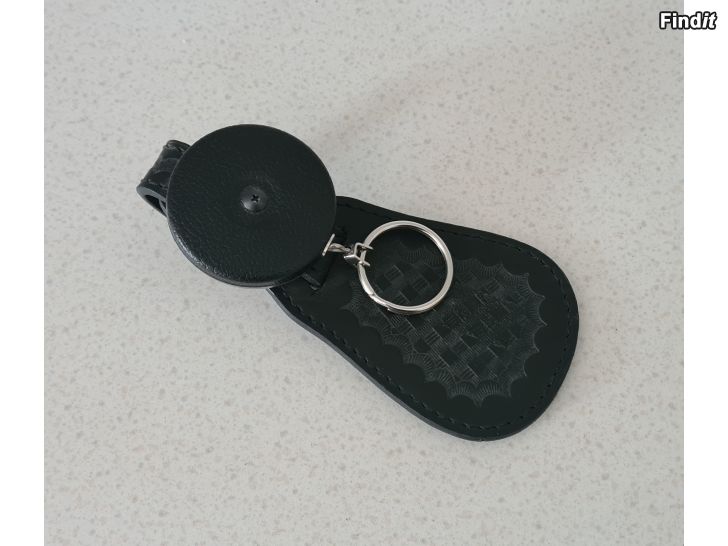 Säljes Oanvänd Key-Bak nyckelhållare med stark fjäder