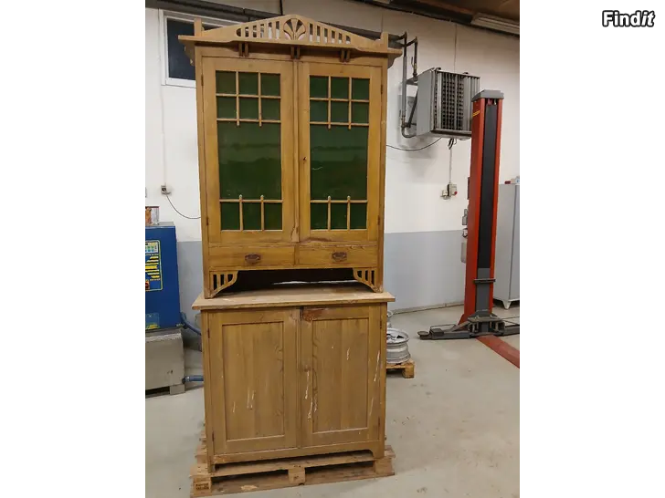 Säljes Gammalt skåp