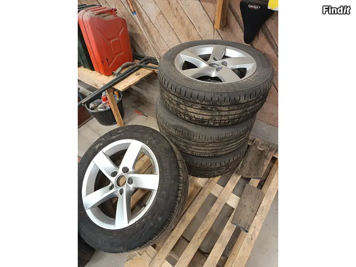 Säljes Sommardäck 215/55 R16