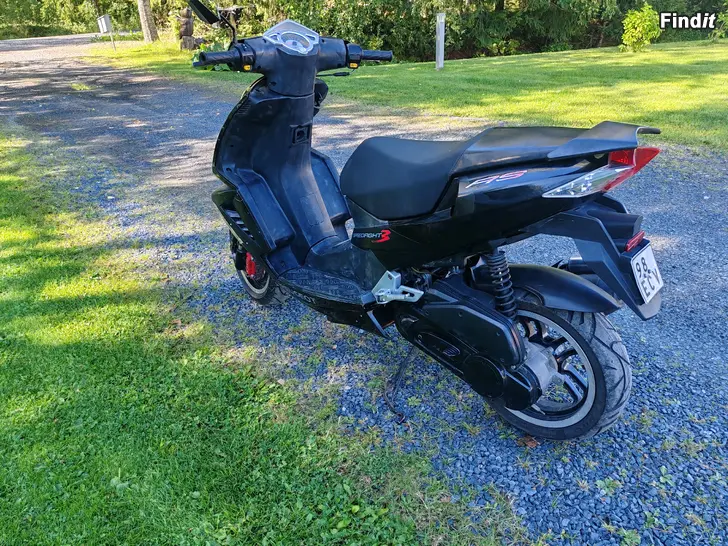 Säljes Peugeot speedfight 3