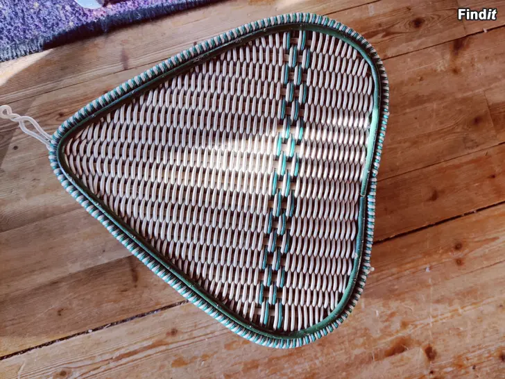 Säljes Hjärtformig sykorg