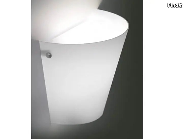 Myydään Egoluce Liola seinävalaisin