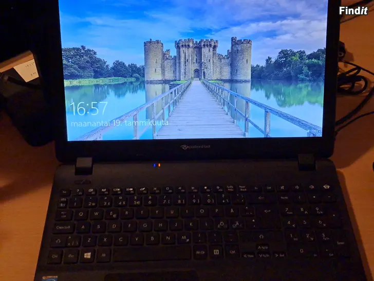 Säljes Packard Bell kannettava PC