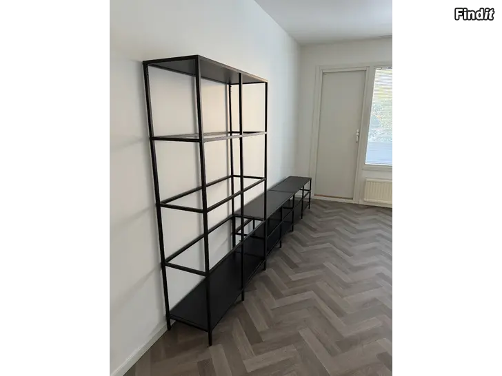 Säljes Ikea Vittsjö 2st tvbord och en hylla