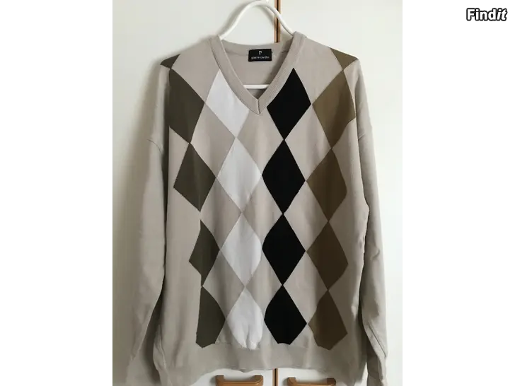 Myydään V-aukkoinen pusero