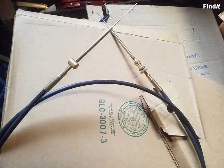 Myydään Vanhan kaukosäätölaitteen kaapeleita. Uusia pari eri mallia