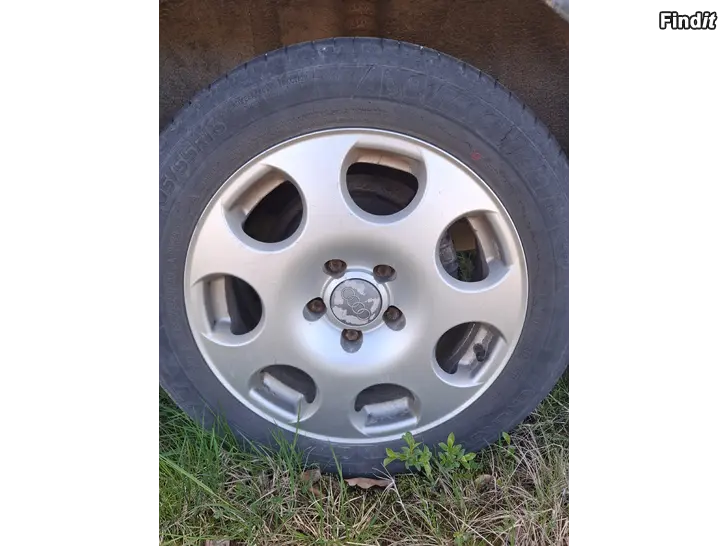 Säljes Audi fälgar med sommardäck
