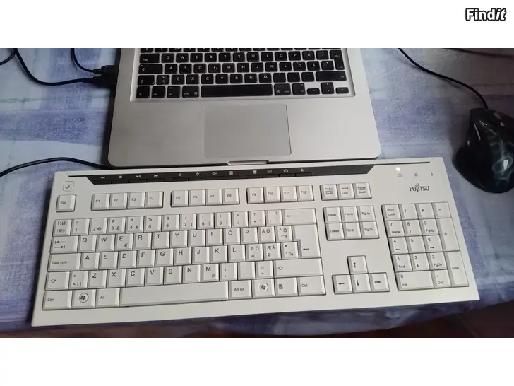Säljes Fujitsu KB500 PC-näppäimistö valkoinen ohut Nordic slimline USB hinta 5e