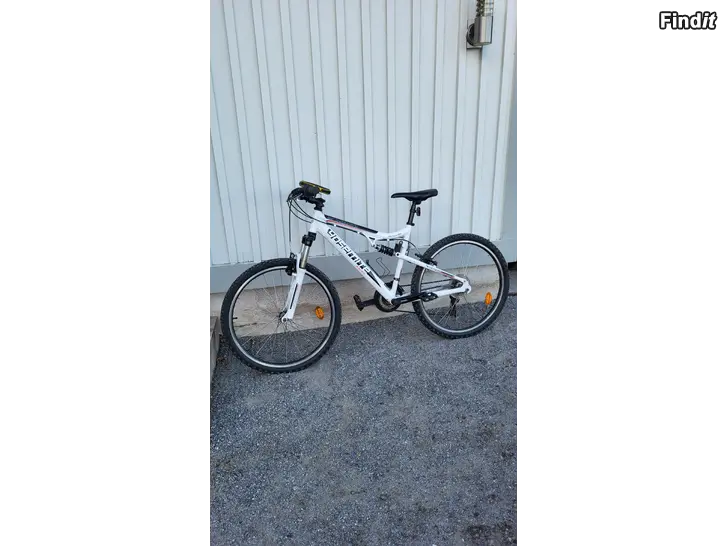 Säljes Yosemite 26 X-Country cykel