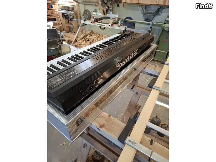 Säljes Roland D-50