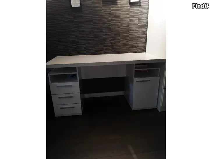 Säljes Skrivbord